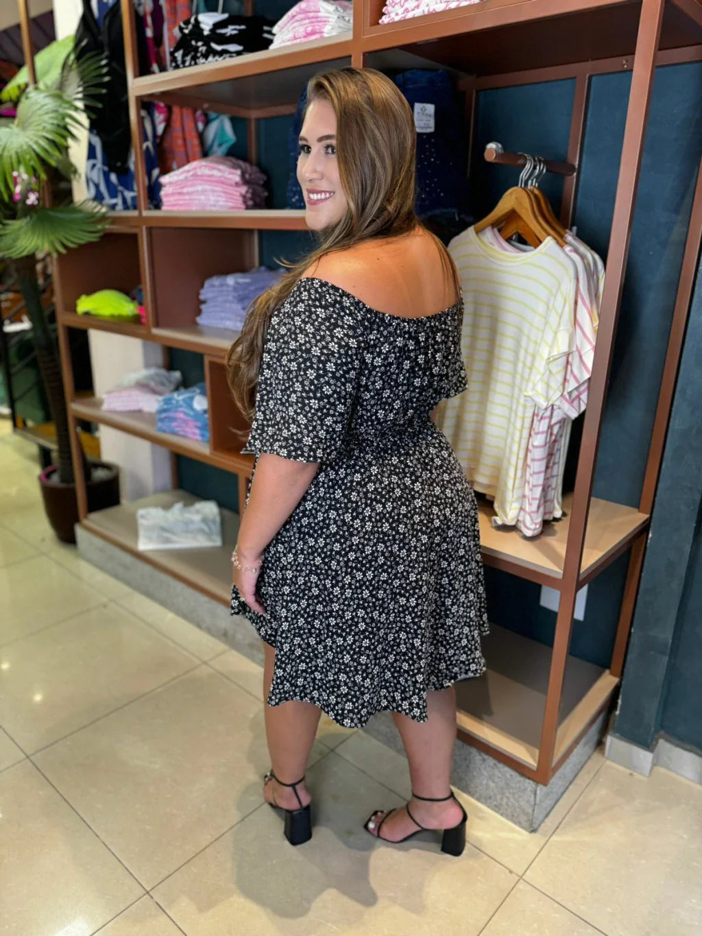 Vestido Macaquinho Plus Size Melissa