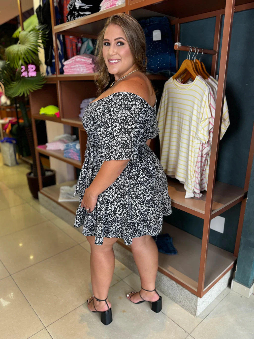 Vestido Macaquinho Plus Size Marilha